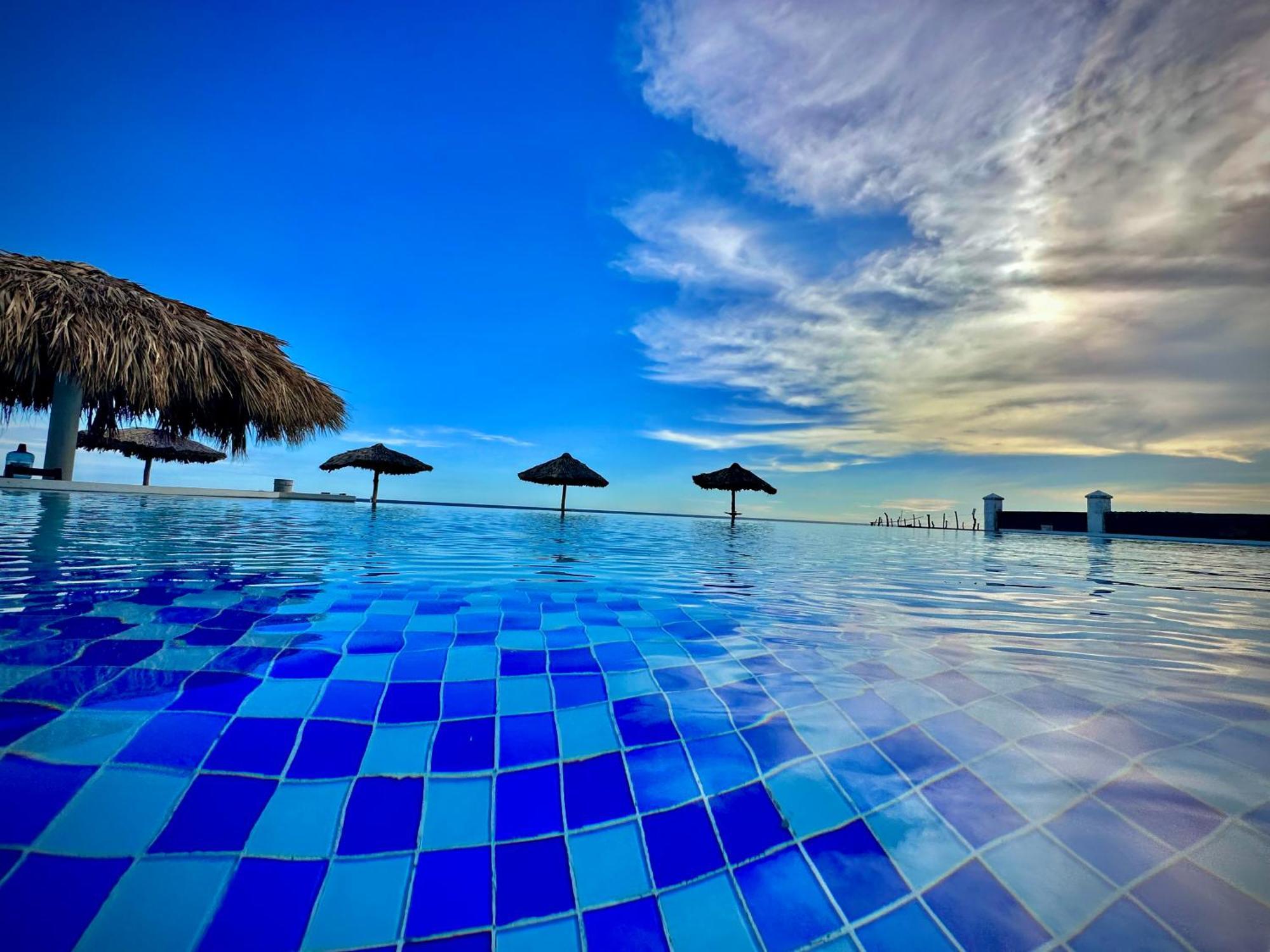 San Luis La Herradura Hotel Tesoro Beach מראה חיצוני תמונה